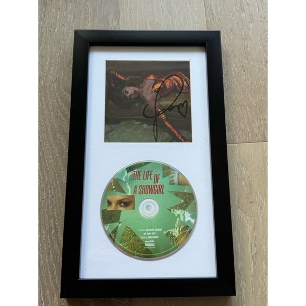 Taylor Swift Signed CD THE LIFE OF A SHOWGIRL #2‎ Framed 100% AUTHENTIC ✅❤️ NEW